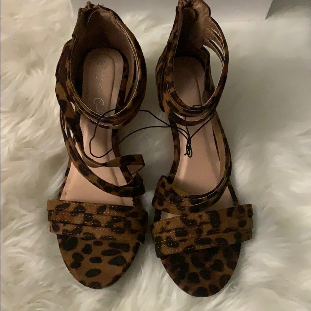 Wedge heels